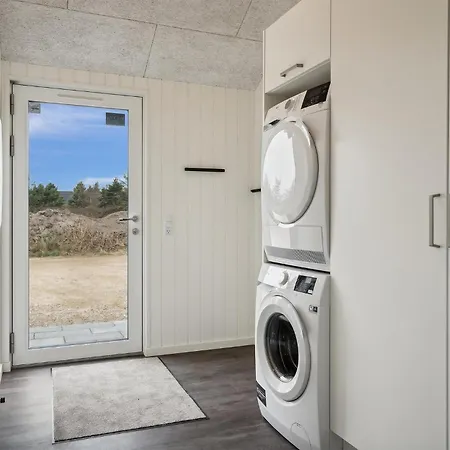 Lovely In Hvide Sande With Sauna 度假居 Bjerregård