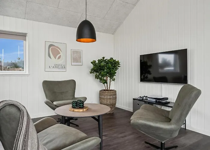 Lovely In Hvide Sande With Sauna 度假居 Bjerregård